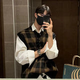 FOESCE Spring and Autumn Hong Kong Style Retro Sleeveless Vest Sweater Men's Korean Version Loose Casual V-neck Knitted Sweater Vest